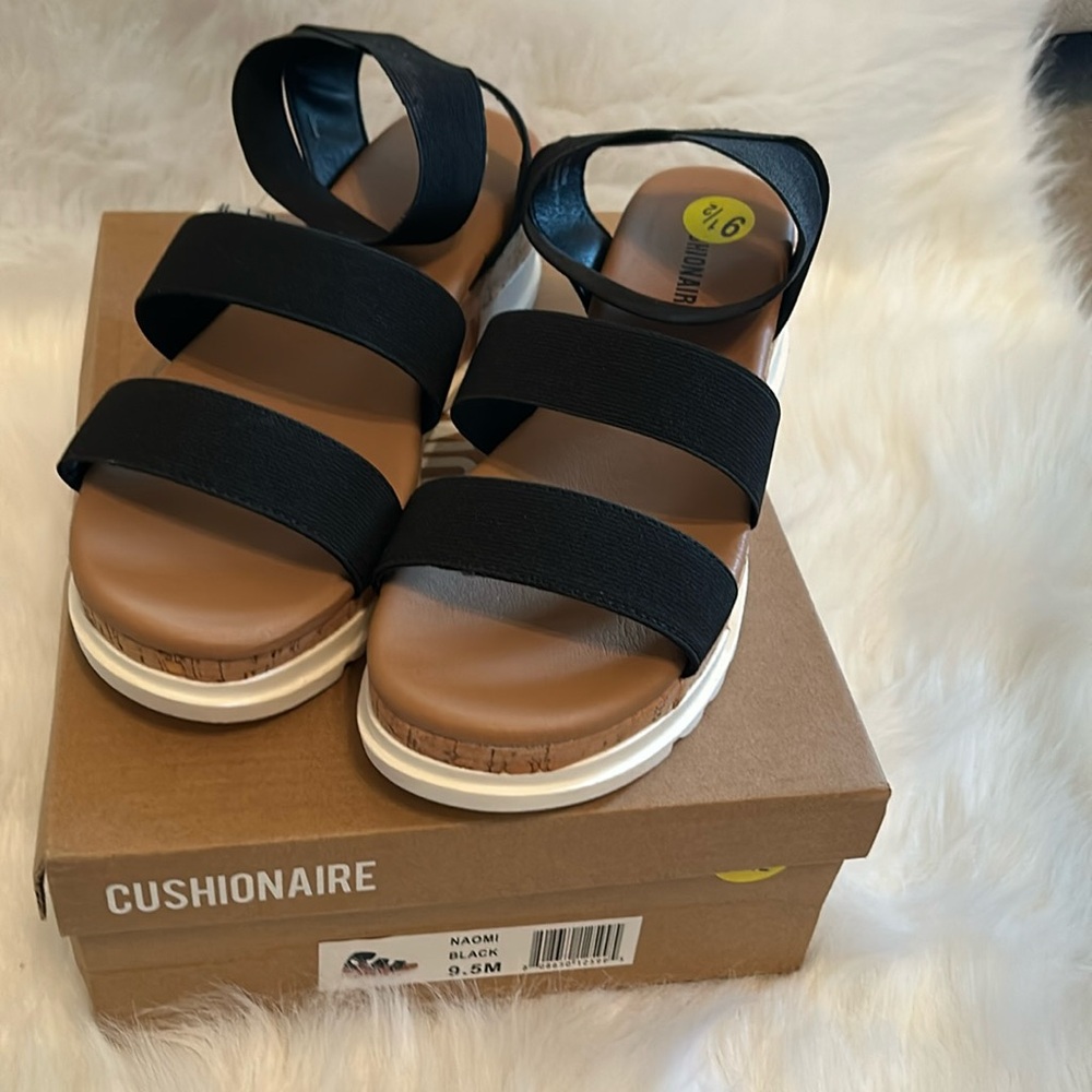 Women’s Cushionaire Naomi Black Sandals